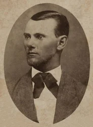 Porträtt av fredlösen Jesse James (1847-1882), (kabinettfoto)