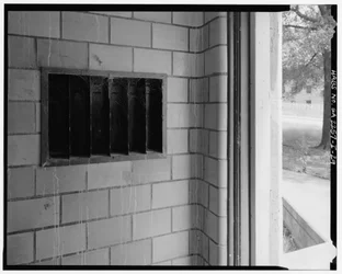 Kakel- och gjutdetaljer med posthål, typisk ingång till trapphus, Techwood Homes, Building No. 6, 465 Techwood Drive & 119-125 Hunnicutt Street, Atlanta, Fulton County, GA