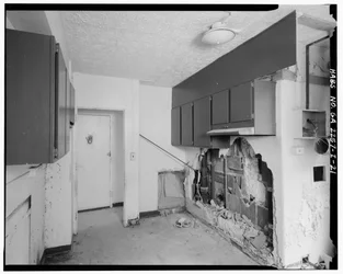 Typiskt kök, 3-rumslägenhet. - Techwood Homes, Building No. 6, 465 Techwood Drive & 119-125 Hunnicutt Street, Atlanta, Fulton County, GA