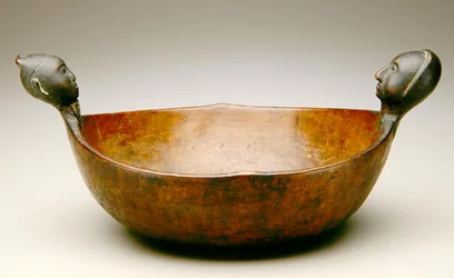 Skål, ca 1800 (trä och mässing)
