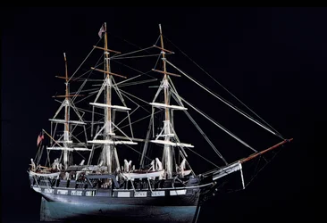 Modell av ett valfångstfartyg från 1700-talet (trä)