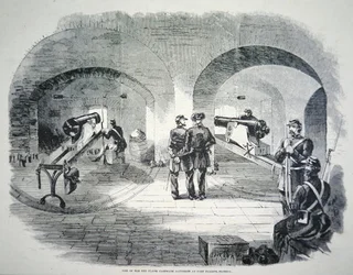 "En av de tio flankkasemattbatterierna vid Fort Dickens, Florida", under unionskontroll 1861 (lito)