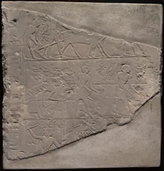 Fragment av en stela föreställande plöjning, skörd och fågelbärgning