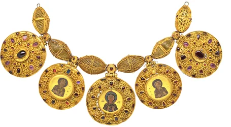 Halsband med hängen, tidigt 1100-tal