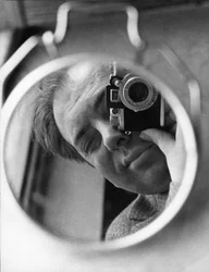 Ando Gilardi, självporträtt, ca 1957 (svartvitt foto)