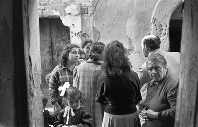 CROTONE - KORRESPONDENTEN LYSSNAR