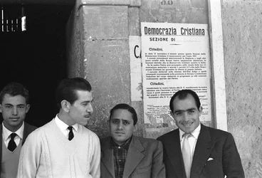 CROTONE - UNDER DC-MANIFESTET