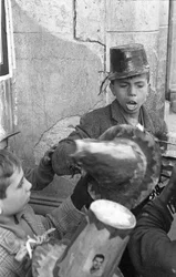CROTONE BARN PÅ KARNEVAL
