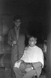 SHANGHAI NEIGHBORHOOD BARBER, Crotone