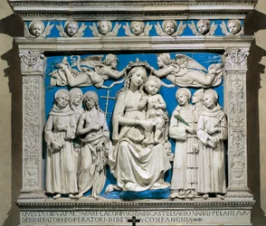 Madonna och barn med heliga, av Andrea della Robbia (1435-1525), glaserat lergods, Medici Chapel, Church of Santa Croce, Florens, Italien
