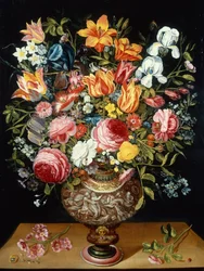 Rosor, tulpaner, narcisser, iris och andra blommor i en skulpterad urna och en nyckelpiga på en avsats (olja på duk)