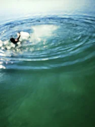 Surfare under ytan