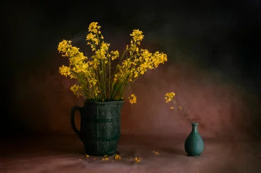 Stämningsfulla gula blommor