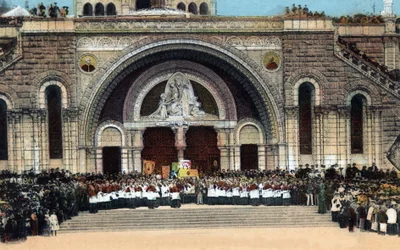 Ingången till Rosenkransen och välsignelsen av Tres Saint-Sacrement (Heliga sakramentet) - Lourdes - Hautes Pyrenees (65) omkring 1930.