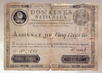 Papperspeng utgiven under franska revolutionen: en assignat på 500 livre från 1790. Privatsamling