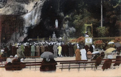 Grottan i Lourdes - Hautes Pyrenees (65) omkring 1900.