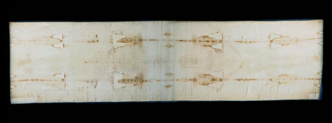 Turins heliga hölje (eller hölje eller sacra sindone), linnelakan som visar spår (förmodligen Kristi) av tortyr av en kropp. Kungliga kapellet i Cathedrale Saint John the Baptist i Turin, Italien. - The Holy Shroud of Turin (sacra sindone), gammal linje