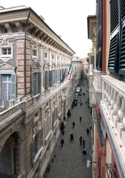 Vy över Via Garibaldi eller Strada Nuova i Genes (Genova), Italien
