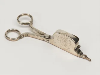 Candle snuffer, Board of Ordnance, c.1696 (snuffer)