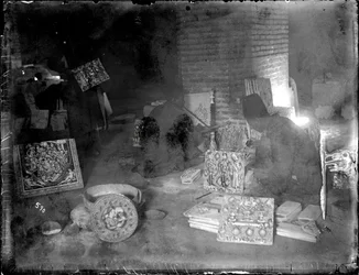 Kakelmakare i sin verkstad, ca 1880-1930