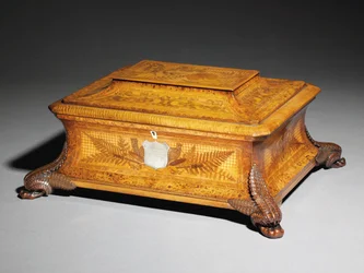 Stor presentationsskrin av intarsia, ca 1885