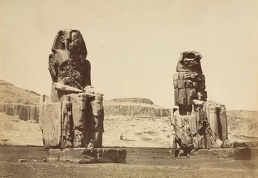 Kolosserna av Memnon, Thebe