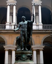 Napoleon Bonaparte (1769-1821) framställd som Mars fredsbringaren. Bronsskulptur av Antonio Canova (1757-1822), 1809. H. 325 x 125 cm. Gården till Palazzo Brera, Milano