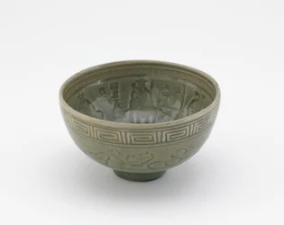 Serveringsskål i stil med Longquan ware, Serveringsskål (hachi), tidigt 1800-tal (stengods med celadonglasyr)
