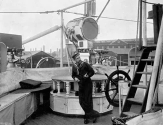 Ett holofoto ombord på HMS Imperieuse, 1896