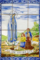 Fatima-mosaik i den armenisk-katolska klosterkyrkan Our Lady, Bzommar, 2022 (foto)