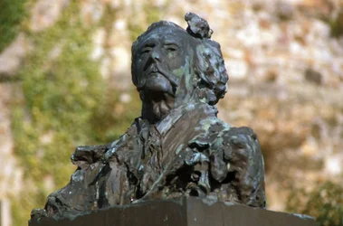 Bronsbyst av Jules Barbey d