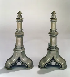 Par andirons i gotisk stil, ca 1836 (gjutstål)