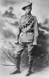 Porträtt av en aboriginisk tjänsteman, 234 Privat (Pte) Walter Christopher (Chris) George Saunders, ca 1916