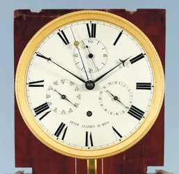 En månadslöpande bodenstanduhr med tidsekvation och full kalender