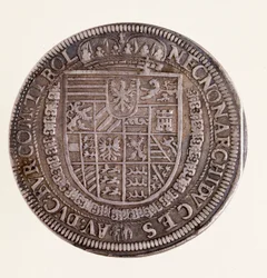 Silvermynt (thaler) från Tyrolen: kejsar Rudolf II:s (Rodolphe II) regeringstid (1552-1612). Diameter 4 cm, Neapel, Nationella arkeologiska museet