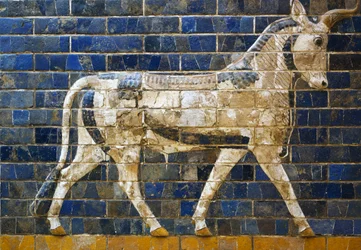 En tjur, detalj från glaserade tegelplattor med mytologiska djur som prydde processionsvägen till Ishtarporten i Babylon under Nebukadnessar II:s regeringstid (604-562 f.Kr.). Babylonisk civilisation, 600-500-talet f.Kr.
