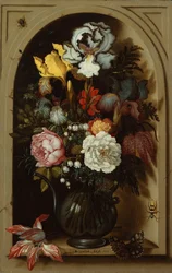 Iris, rosor, liljekonvalj och andra blommor i en glasvas i en nisch, 1621