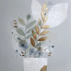 Guldfärgat blomsterarrangemang