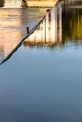 Chaussée du Bazacle, damm vid Garonne, Toulouse, Haute-Garone (foto)