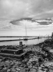 Hamn vid Dordogne, Bourg-sur-Gironde, Gironde (foto)