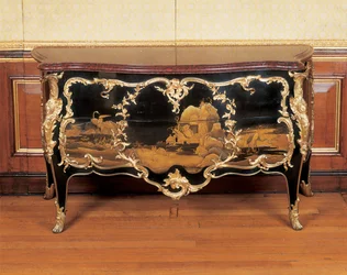 Kommode, ca 1745 (ormolu-monterad japansk lack & eboniserat trä)