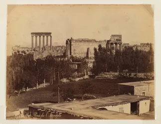 Balbek: Utsikt över Akropolis (albumintryck)