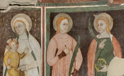 Norra tvärskeppet, ärkeängelns altare, Bakom altartavlan fresker av Bonifatius Bembo, Jungfrun och barnet Saint Aquilina och Saint Catherine of Alexandria