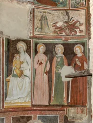 Norra tvärskeppet, ärkeängelns altare, Bakom altartavlan fresker av Bonifatius Bembo, Jungfru och barn Saint Aquilina och Saint Catherine of Alexandria, Ovan symbol för Umilitas