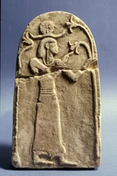 Stele som föreställer en gudom som dyrkar livets träd, kanaaneiska perioden (1500-1200 f.Kr.) (kalksten)