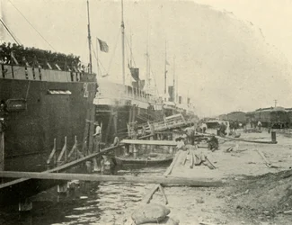 Vid kajen, 10 juni, spansk-amerikanska kriget, 1898, 1899.