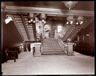 Trappa på Park Avenue Hotel, 1901 eller 1902 (silvergelatintryck)