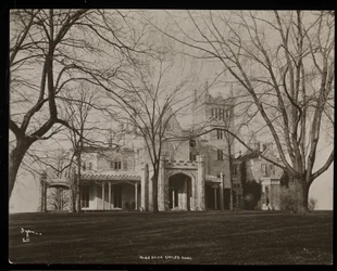 The Helen Gould Estate (sen Jay Gould residens) i Tarrytown, New York, 1893-94 (silvergelatintryck)