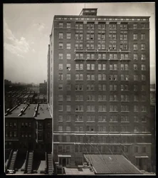 The Hotel Robert Fulton, 228 West 71st Street, New York, 1920 (silvergelatintryck)