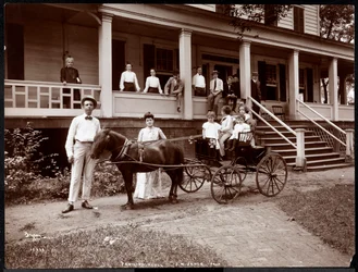 Familjen Janer, personal och gäster på Janer